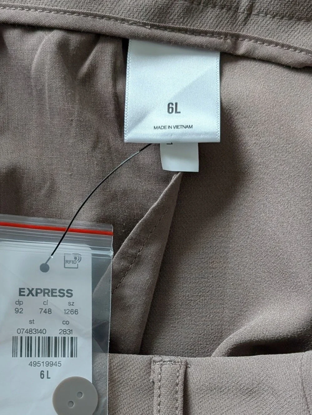 Express Barrel Leg Dress Pants in Mushroom SZ 6 Long - NWTs
